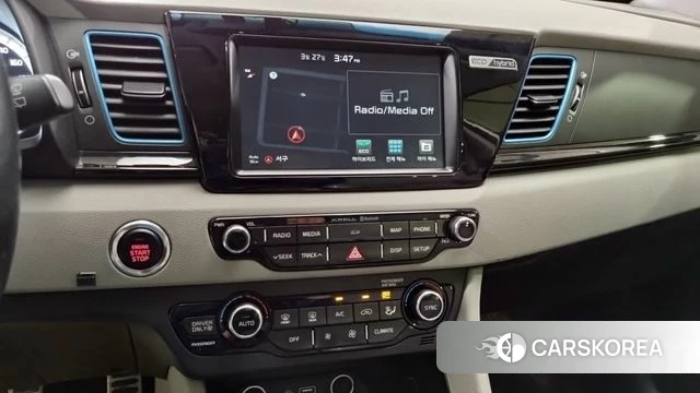 Kia Niro 2018 Белый из Кореи, фото 5