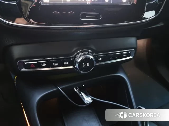 Volvo C40 Richards 2022 Белый из Кореи, фото 5