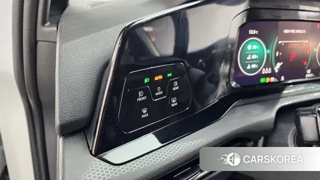 Volkswagen Golf 8th Generation 2024 Белый из Кореи, фото 5