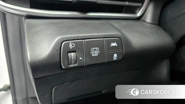Hyundai Avante Hybrid (CN7) 2023 Белый из Кореи, фото 5