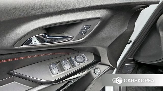 Chevrolet (GM Daewoo) Trax Crossover 2023 Белый из Кореи, фото 5