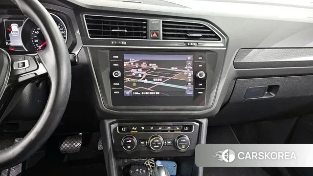 Volkswagen Tiguan second Generation 2019 Белый из Кореи, фото 5