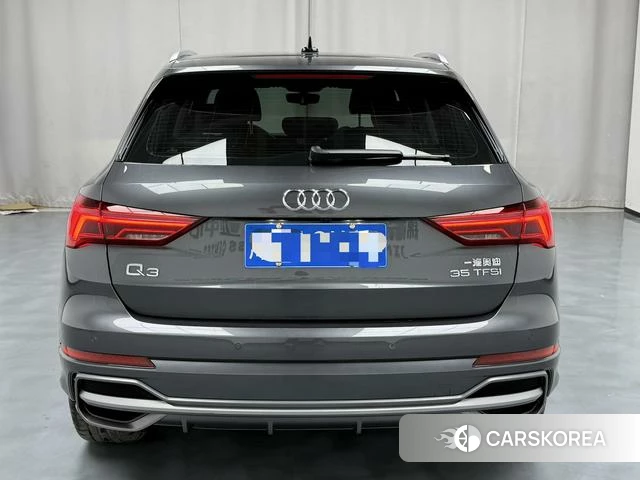 Audi Q3 2022 Темно-серый из Китая, фото 5