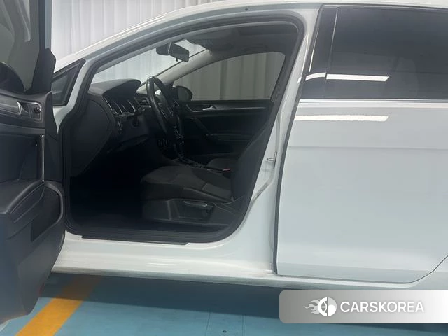 Volkswagen Golf 2020 Белый из Китая, фото 5