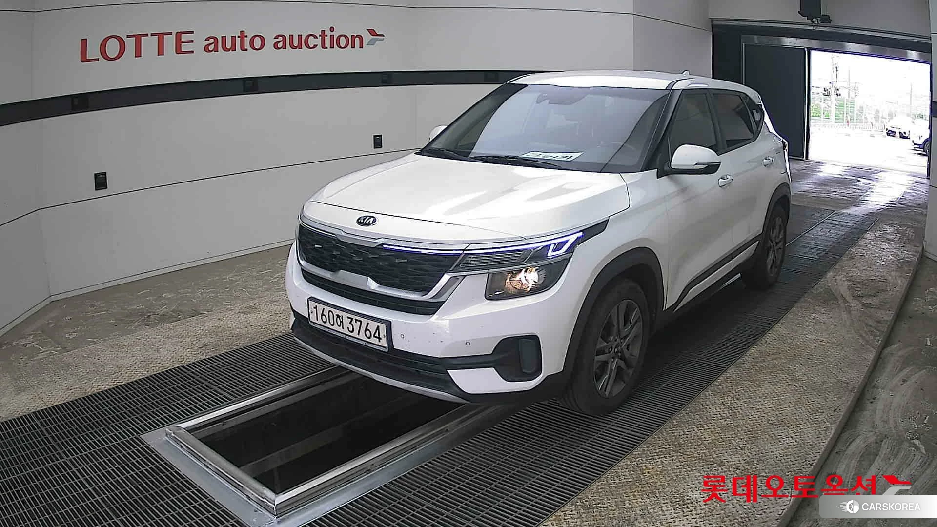 Kia Seltos 2022 Snow White Pearl из Кореи, фото 5