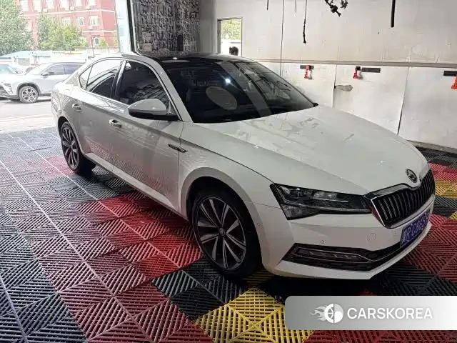 Skoda Superb 2022 Белый из Китая, фото 5
