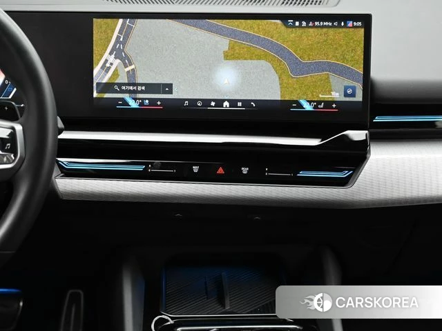 BMW 5 Series (G60) 2024 Белый из Кореи, фото 5