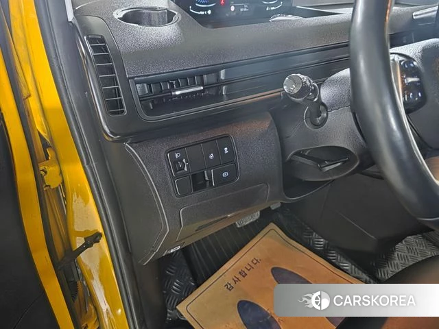 Hyundai Staria 2024 Желтый из Кореи, фото 5