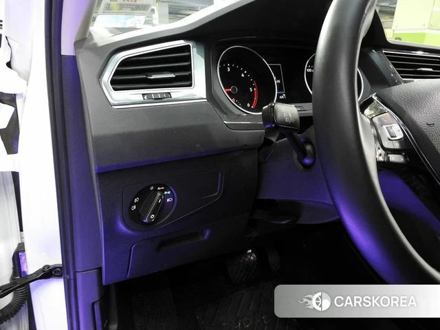 Volkswagen Tiguan second Generation 2020 Белый из Кореи, фото 5