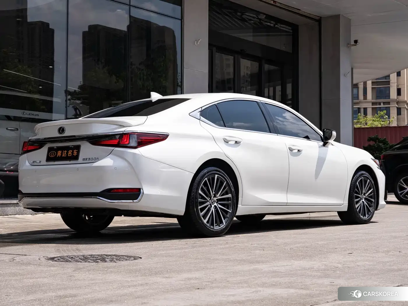 Lexus ES 2024 Белый из Китая, фото 5