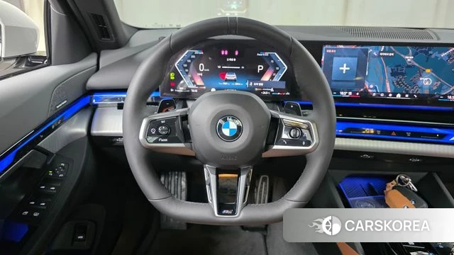 BMW 5 Series (G60) 2025 Белый из Кореи, фото 5