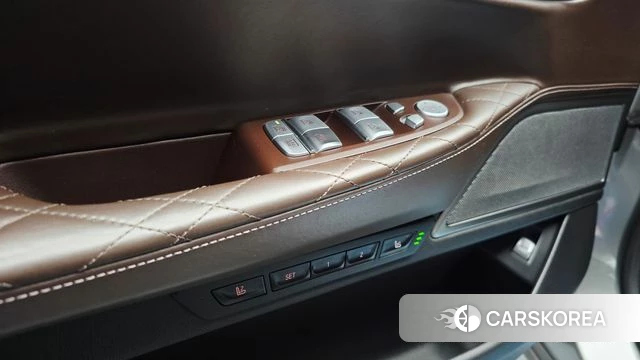 BMW 7 Series (G11) 2021 Серебристо-серый из Кореи, фото 5