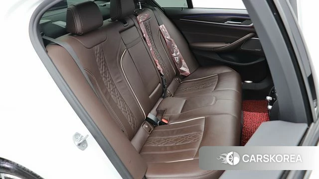 BMW 5 Series (G30) 2021 Белый из Кореи, фото 5