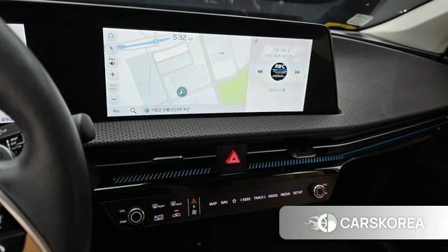 Kia EV6 2023 Жемчужный цвет из Кореи, фото 5