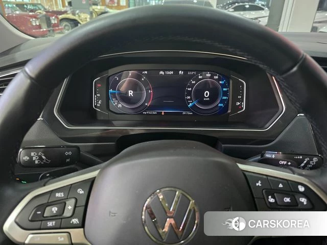 Volkswagen Tiguan second Generation 2023 Белый из Кореи, фото 5