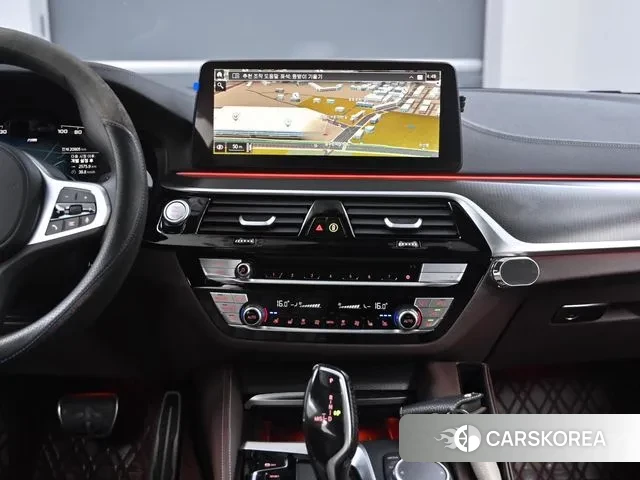 BMW 5 Series (G30) 2023 Белый из Кореи, фото 5