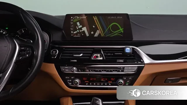 BMW 5 Series (G30) 2018 Серебристо-серый из Кореи, фото 5