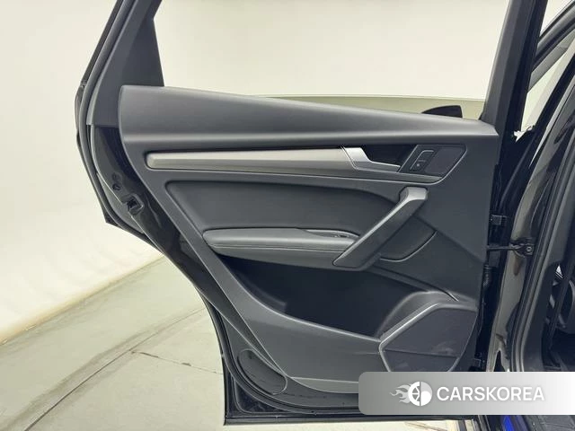Audi Q5L 2022 Черный из Китая, фото 5