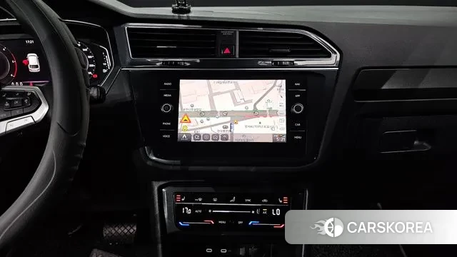 Volkswagen Tiguan second Generation 2022 Серебристо-серый из Кореи, фото 5