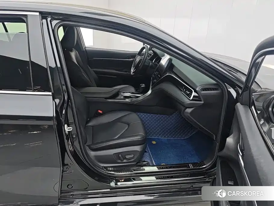 Toyota Camry 2023 Черный из Китая, фото 5