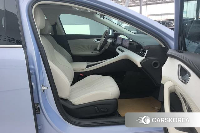 Roewe D7 EV 2024 Темно-серый из Китая, фото 5