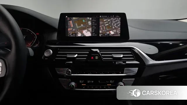 BMW 5 Series (G30) 2020 Белый из Кореи, фото 5