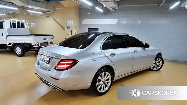 Mercedes-Benz E-Class W213 2019 Серебряный из Кореи, фото 5