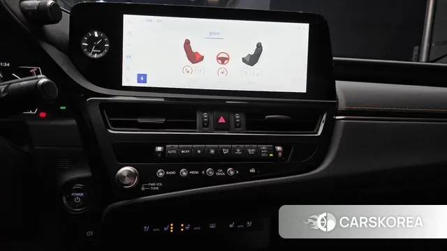 Lexus ES300h 7th generation 2023 Белый из Кореи, фото 5