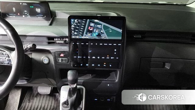 Hyundai Staria 2022 Белый из Кореи, фото 5