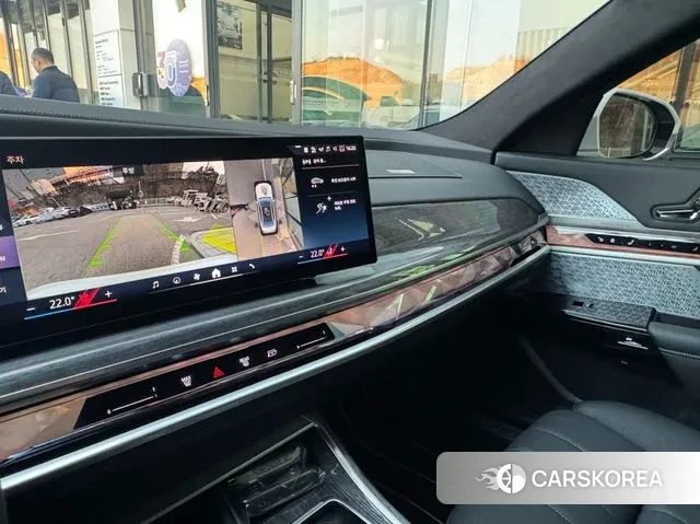 BMW 7 Series (G70) 2025 Белый из Кореи, фото 5