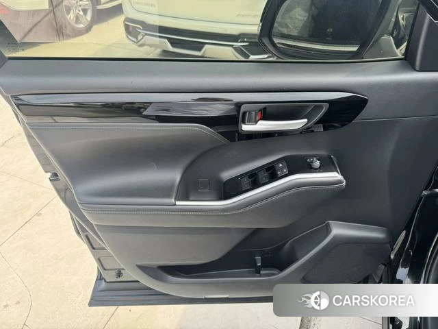 Toyota Highlander 2023 Черный из Китая, фото 5