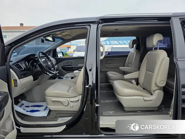 Kia The New Carnival 2019 Черный из Кореи, фото 5