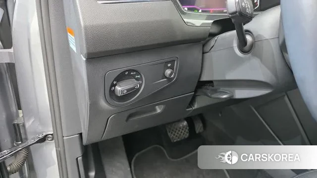 Volkswagen Tiguan Allspace 2022 Серебряный из Кореи, фото 5