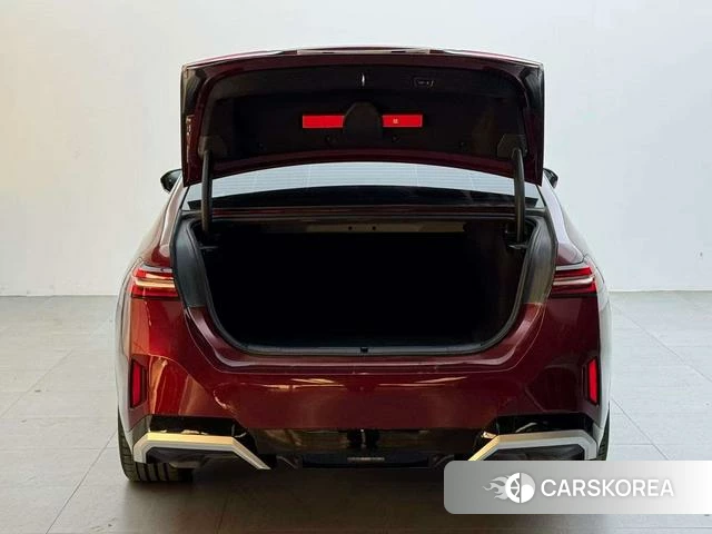 BMW i5 2025 Красный из Китая, фото 5