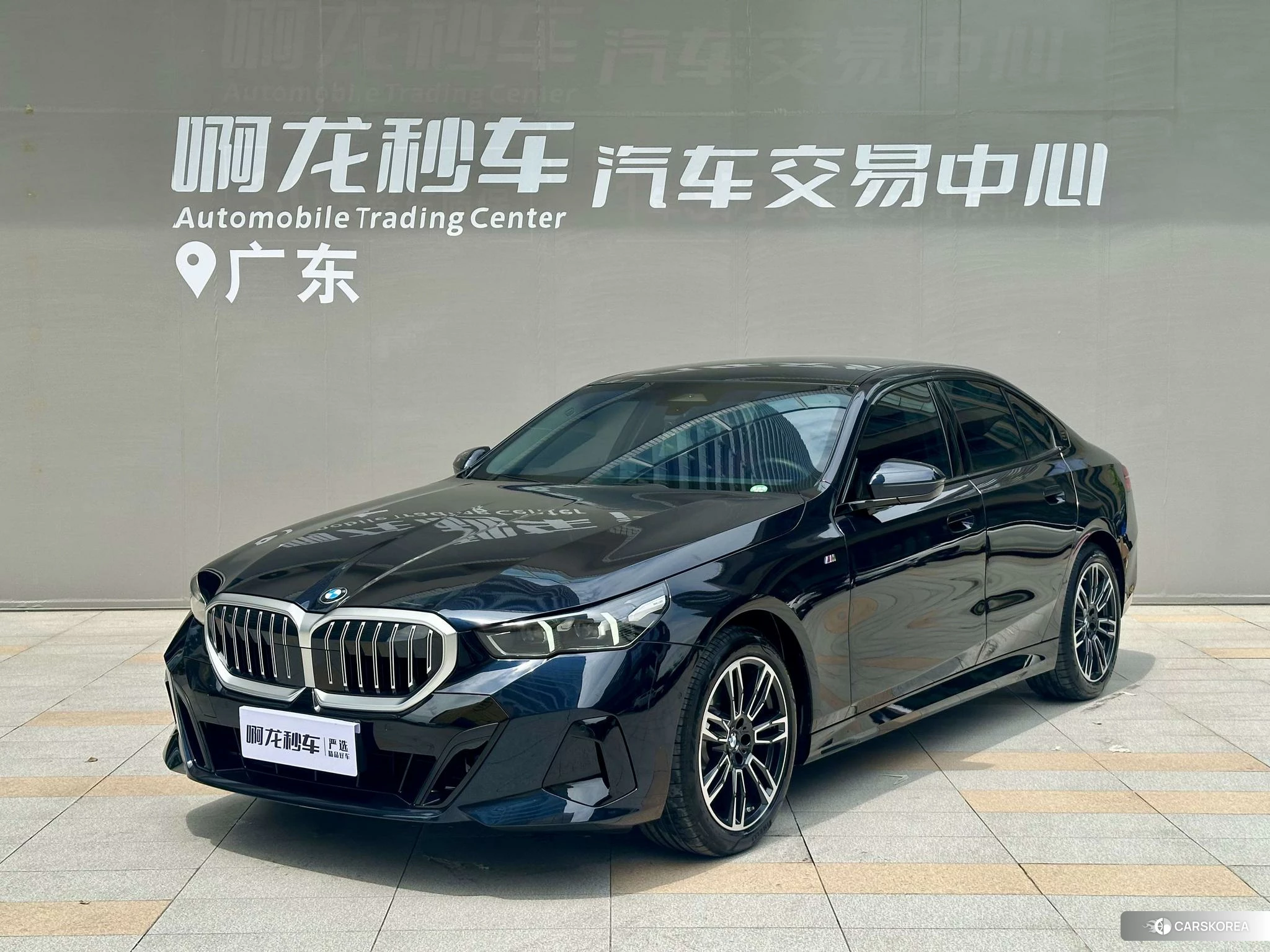 BMW 5 series (imported) 2024 Черный из Китая, фото 5