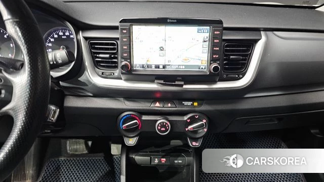 Kia Stonic 2018 Белый из Кореи, фото 5