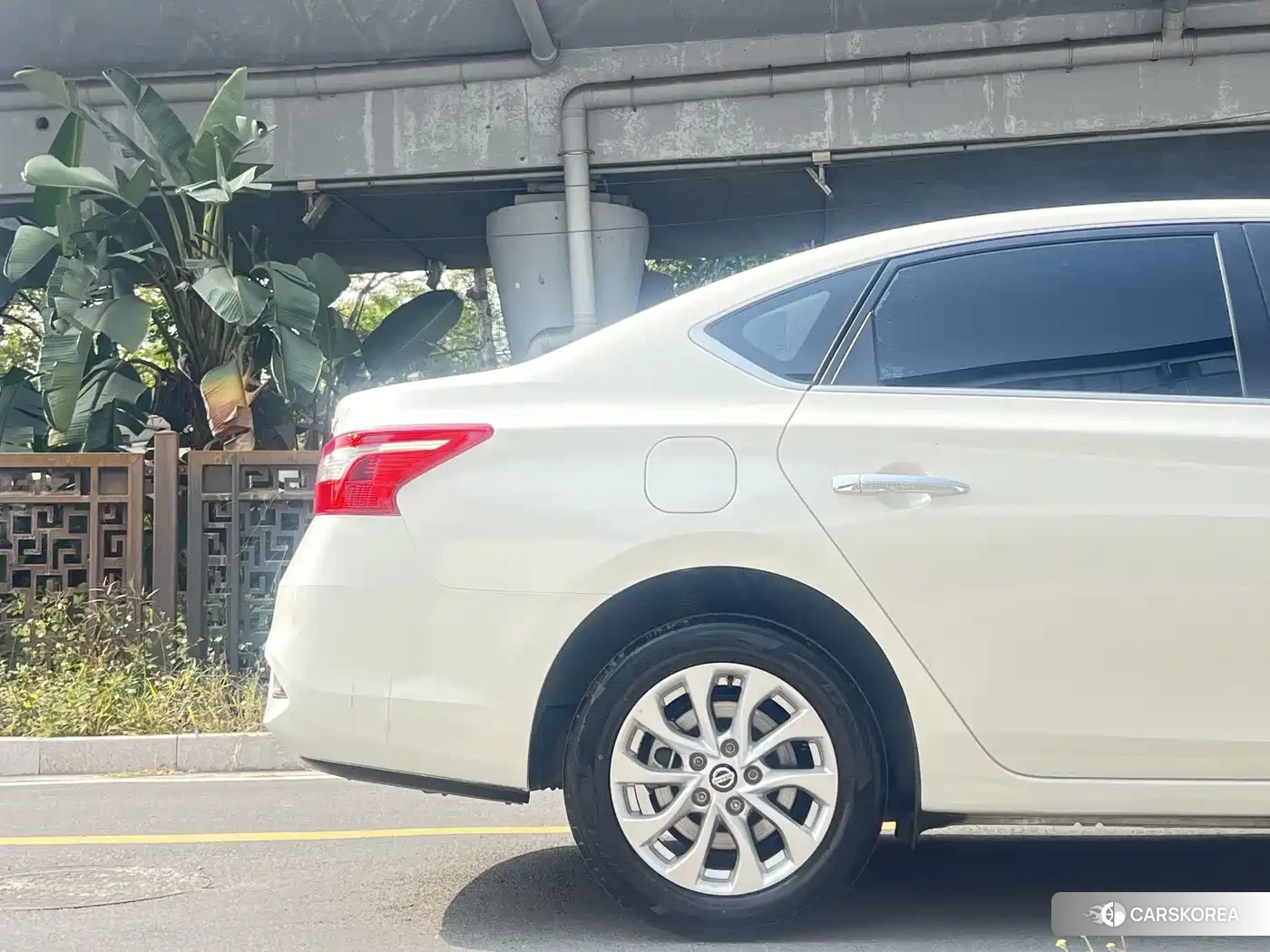 Nissan Sylphy 2023 Белый из Китая, фото 5