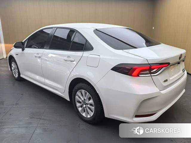 Toyota Corolla 2023 Белый из Китая, фото 5