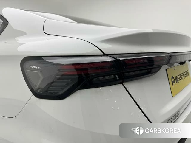 Geely Automobile Binrui 2026 Белый из Китая, фото 5
