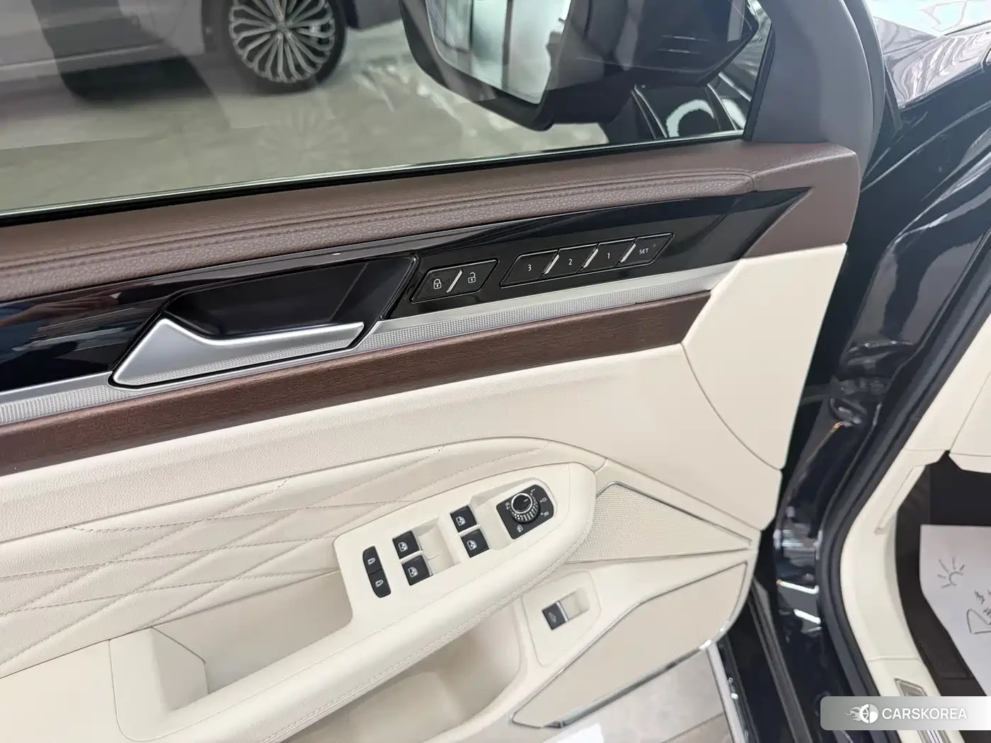 Volkswagen Phideon 2023 Черный из Китая, фото 5