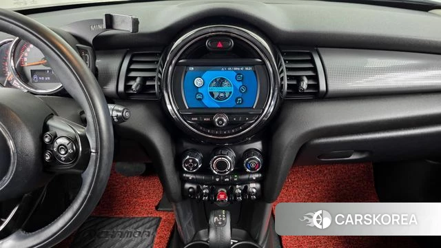 Mini Cooper 2018 Жемчужный цвет из Кореи, фото 5