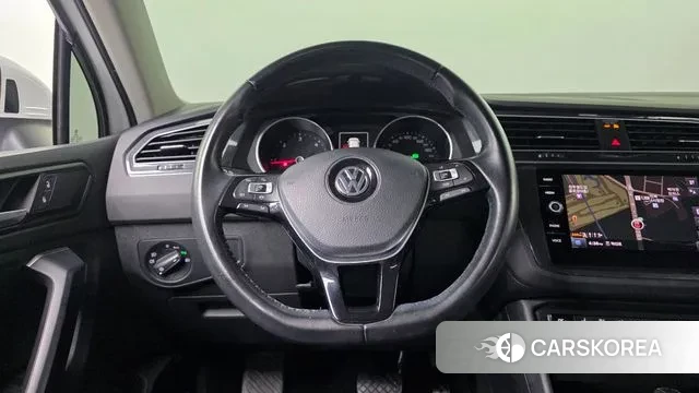 Volkswagen Tiguan second Generation 2019 Белый из Кореи, фото 5