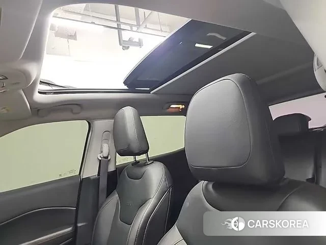Jeep Compass 2nd Generation 2019 Белый из Кореи, фото 5