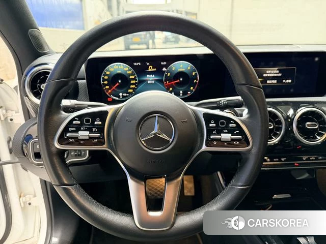 Mercedes-Benz Class A 2023 Белый из Китая, фото 5