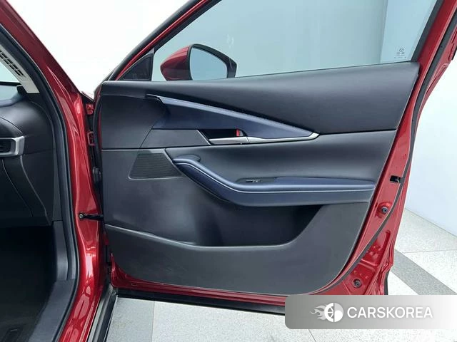 Mazda CX-30 2022 Красный из Китая, фото 5