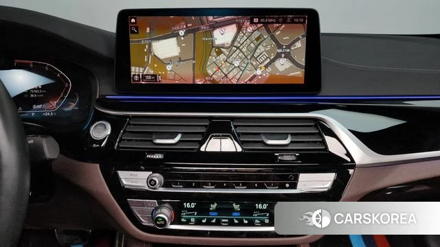 BMW 5 Series (G30) 2022 Черный из Кореи, фото 5