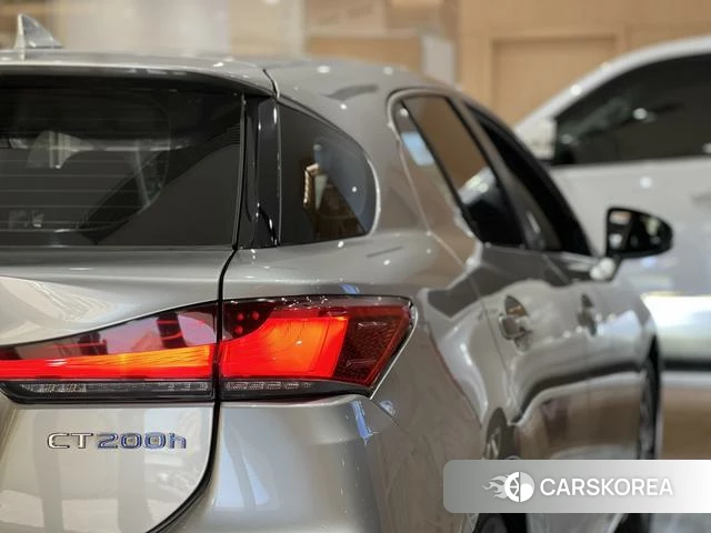 Lexus CT 2020 Серебристо-серый из Китая, фото 5