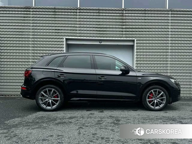 Audi Q5L 2023 Черный из Китая, фото 5