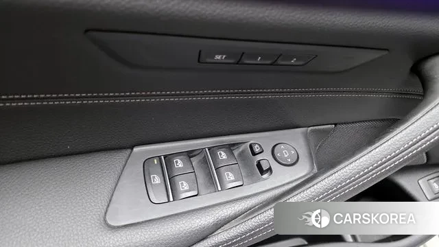 BMW 5 Series (G30) 2019 Белый из Кореи, фото 5