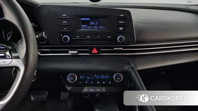 Hyundai Avante Hybrid (CN7) 2022 Белый из Кореи, фото 5